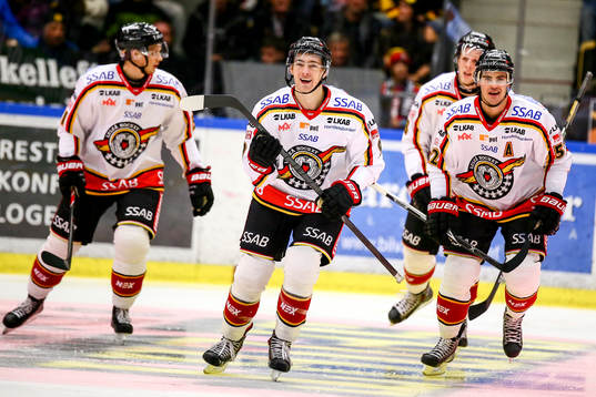 Luleås Johan Forsberg och Karl Fabricius jublar