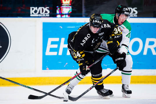 s Michael Lindqvist och Rögles Viktor Lindgren