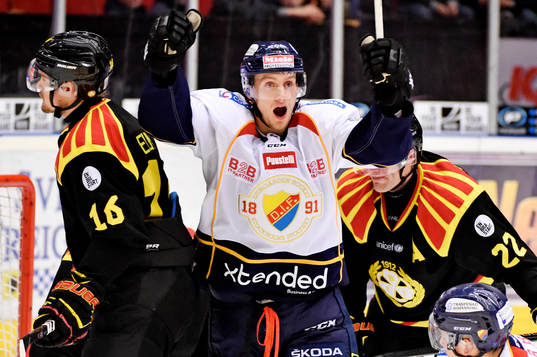 Djurgårdens Alexander Fällström jublar