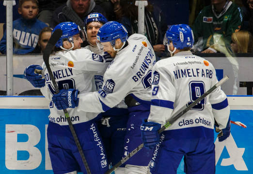 Leksands Jens Bergenström gör 0-1 och jublar