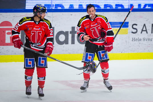 Örebros Martin Johansson och Derek Ryan deppar