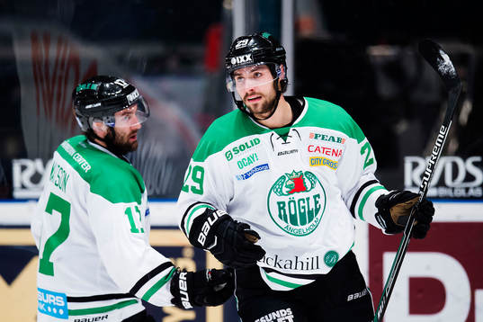 Rögles Ludvig Rensfeldt gör 1-3 och jublar med Taylor