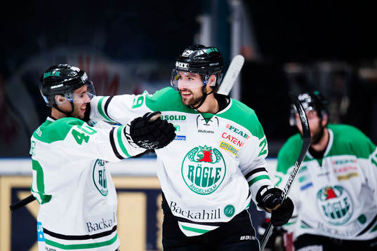 Rögles Ludvig Rensfeldt gör 1-3 och jublar med Jesper