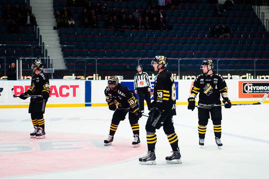 s Ryan McKiernan, Yared Hagos och Joakim Hagelin deppar
