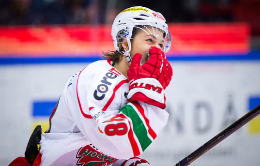 Modo vinner matchen på straffar och William Nylander jublar