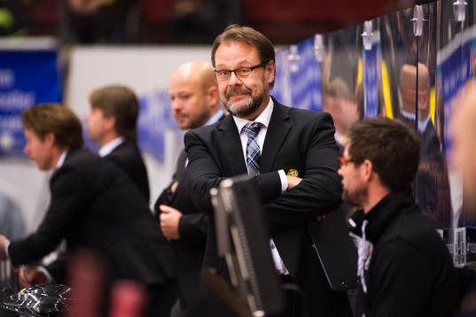 Brynäs målvaktstränare Per-Erik Alcén deppar