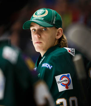 Färjestads reservmålvakt Adam Werner är född -97
