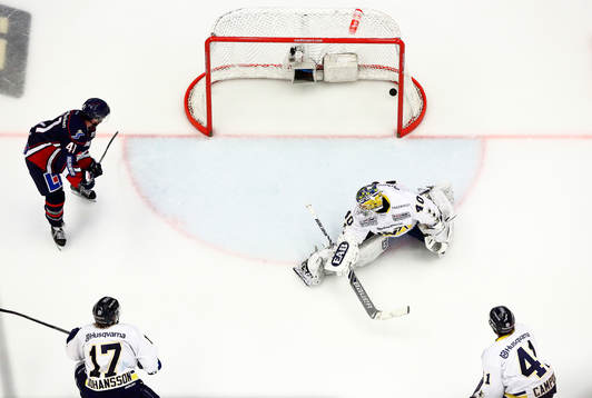 Mål 1-0 av Linköpings Mattias Sjögren utanför bild