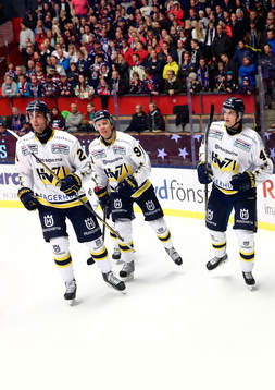 s Andreas Jämtin (i mitten)