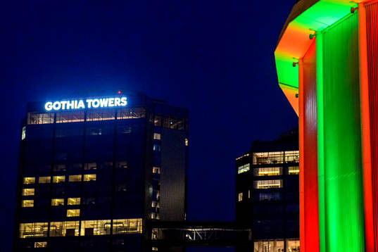 Scandinavium är upplyst i Frölundas färger