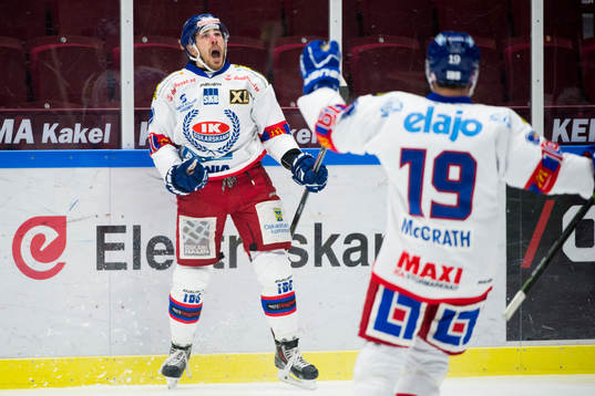 Oskarshamns Marc Anthony Zanetti jublar