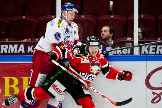 Oskarshamns Anton Blomqvist och Malmö Redhawks Nicklas