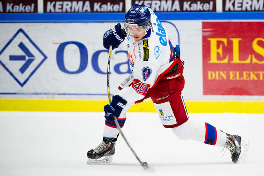 Oskarshamns Oscar Engsund skjuter in 0-3 målet