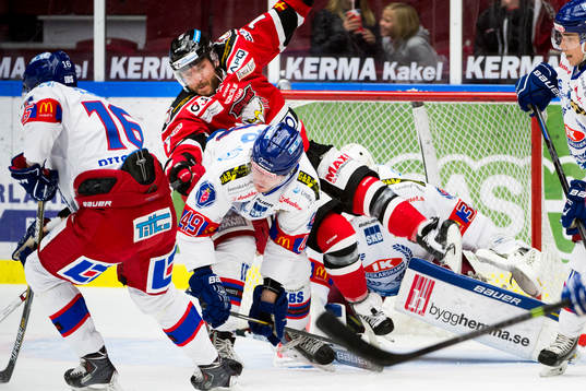 Malmö Redhawks Joey Tenute faller