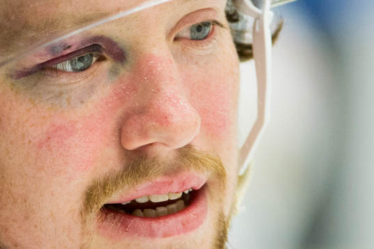 Oskarshamns Mikael Lidhammar med en blåtira på vänster