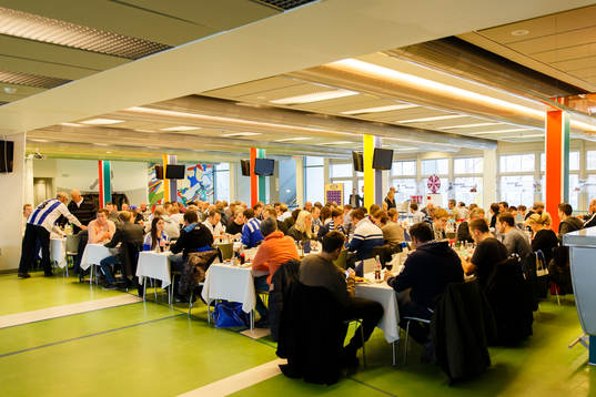 Brunch för IFK supportrar innan fotbollsmatchen i