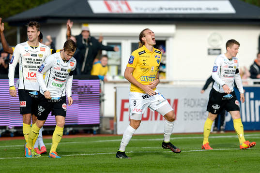 Falkenbergs Tobias Carlsson deppar