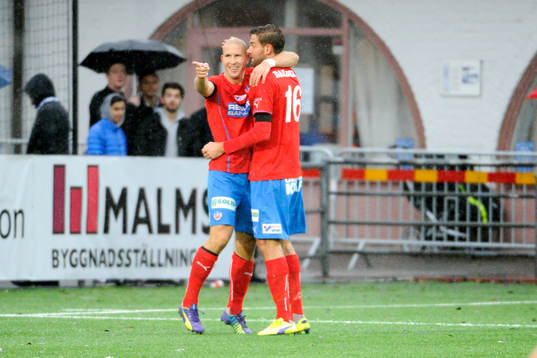Helsingborgs Mattias Lindström jublar