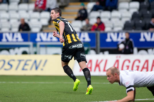 Häckens Björn Anklev jublar