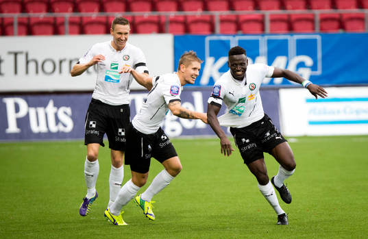 Örebros Alhassan Kamara gör 3-0 och jublar