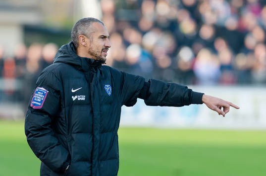 Falkenbergs tränare Henrik Larsson