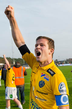Falkenbergs David Svensson jublar