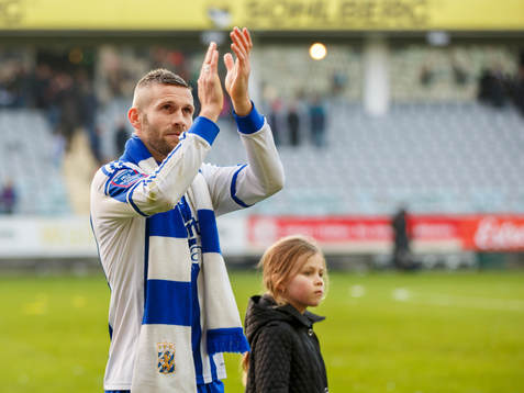 IFK Göteborgs Kjetil Waehler tackar publiken