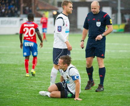 Gefles Anders Wikström får ont