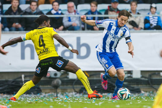 Halmstads Joseph Baffo och IFK Göteborgs Lasse Vibe