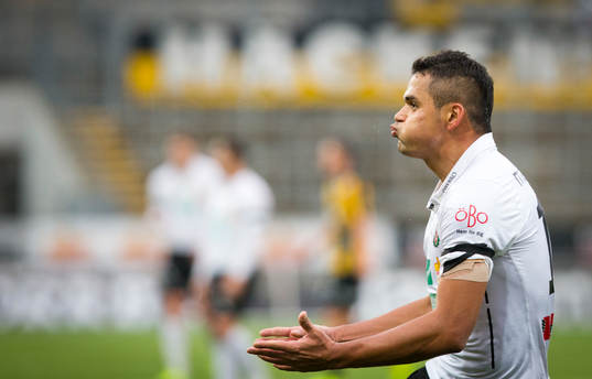 Örebros Daniel Sobralense Lobes Silva gör 5-1 till