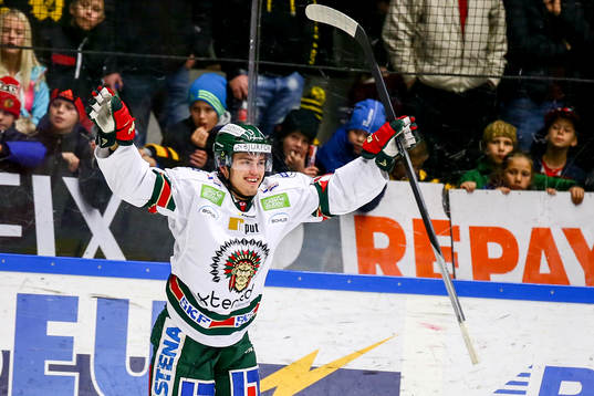 Frölundas Andreas Johnson  jublar