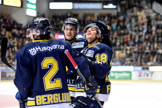 s Kevin Fiala jublar