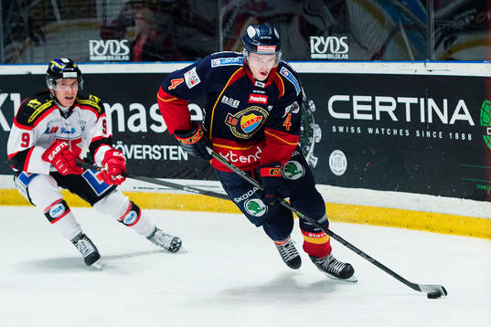 Örebros Joonas Jalvanti jagar Djurgårdens Marcus