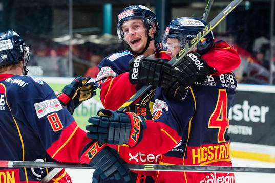 Djurgårdens Alexander Fällström (mitten) jublar