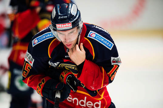 Djurgårdens Steve Saviano har ont