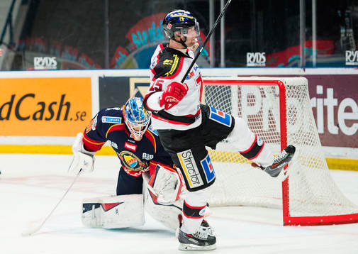 Örebros Henrik Löwdahl jublar