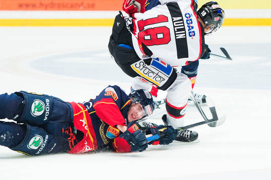 Djurgårdens Philip Holm ramlar