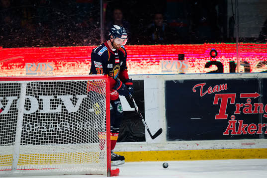 Djurgårdens Mikael Samuelsson deppar