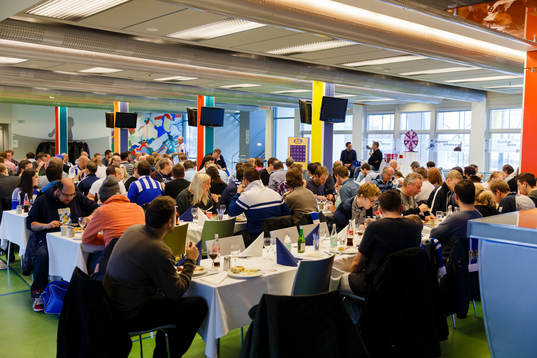 Brunch för IFK supportrar innan fotbollsmatchen i