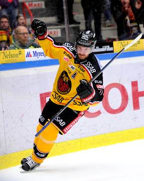 Luleås Jan Sandström jublar