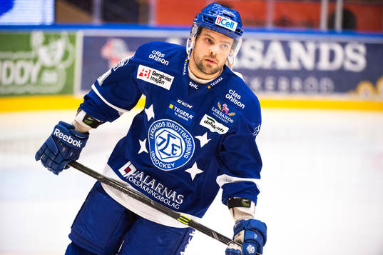 Leksands Kevin Kapstad före ishockeymatchen i SHL mellan