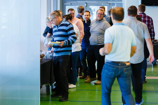 Brunch för IFK supportrar innan fotbollsmatchen i