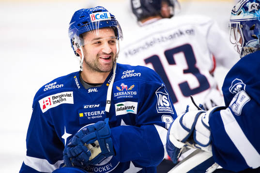 Leksands Eric Himelfarb före ishockeymatchen i SHL mellan