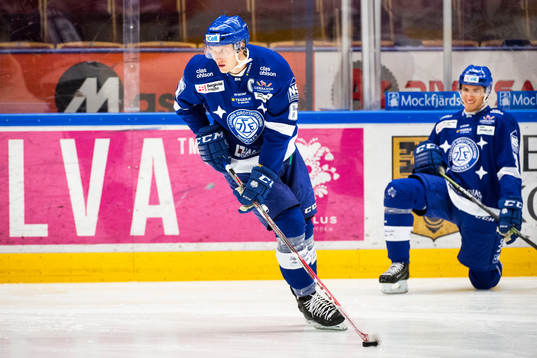 Leksands Johan Ryno och Jon Knuts värmer upp före
