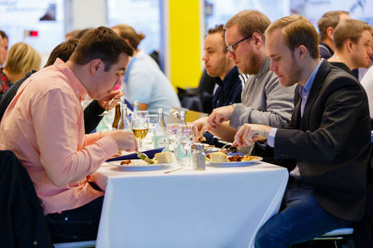 Brunch för IFK supportrar innan fotbollsmatchen i
