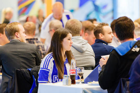 Brunch för IFK supportrar innan fotbollsmatchen i