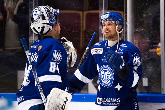 Leksands målvakt Joakim Lundström och Robin Gartner jublar
