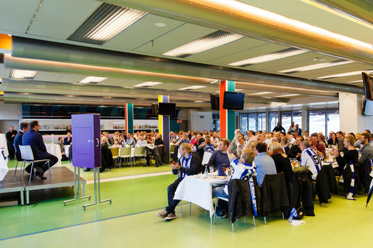 Brunch för IFK supportrar innan fotbollsmatchen i
