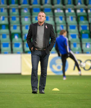 Sundsvalls tränare Roger Franzén innan fotbollsmatchen i