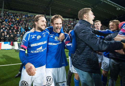 Sundsvalls Kevin Walker och Simon Helg jublar